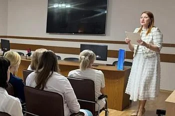 Главный врач Татьяна Задоркина поздравила коллектив с Днём медика. Главный врач Татьяна Задоркина поздравила коллектив с Днём медика.
