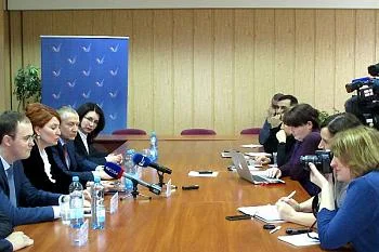 Александр Кравченко: Сегодня мы должны сконцентрировать свои усилия на создании Центра женского здоровья Александр Кравченко: Сегодня мы должны сконцентрировать свои усилия на создании Центра женского здоровья