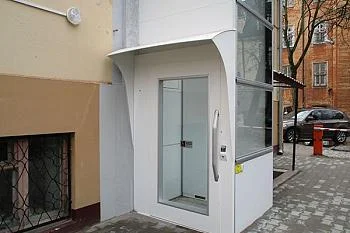 В поликлинике Городской больницы №3 на улице Генделя заработал подъемник для маломобильных граждан В поликлинике Городской больницы №3 на улице Генделя заработал подъемник для маломобильных граждан