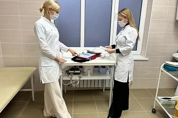 Два подразделения Межрайонной больницы № 1 получили современные дефибрилляторы Два подразделения Межрайонной больницы № 1 получили современные дефибрилляторы
