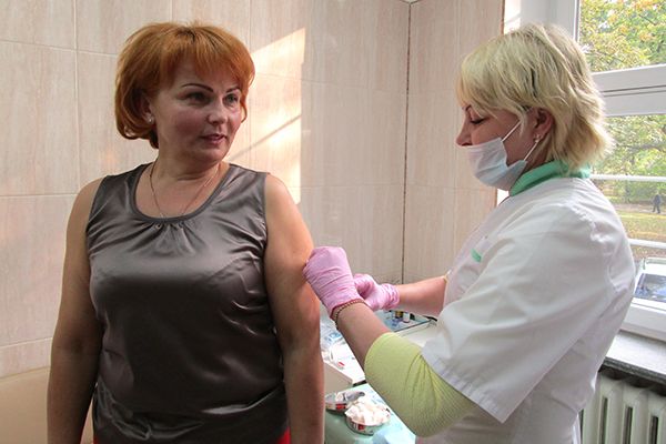В правительстве области началась вакцинация сотрудников против гриппа